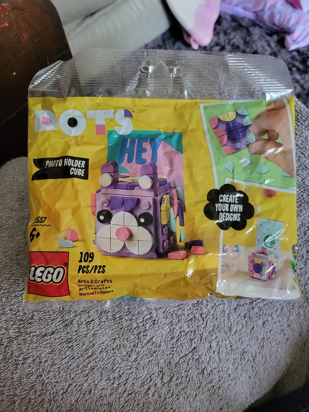 LEGO DOTS Purple Photo Holder Cube with Pink and White Accents